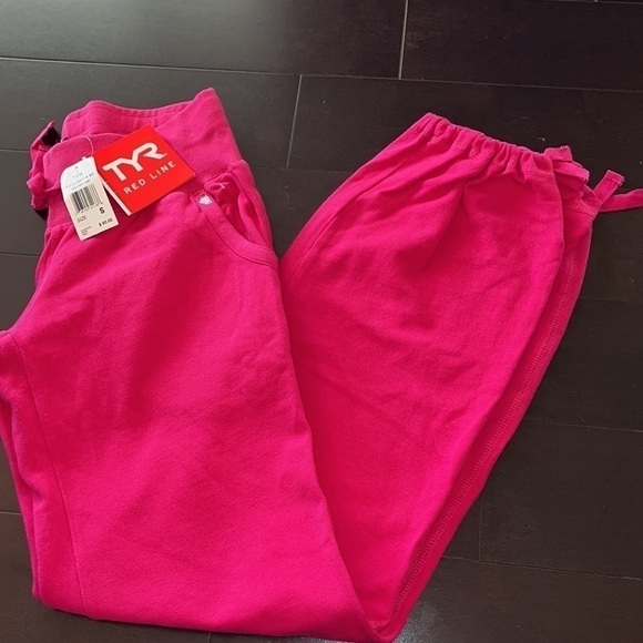 TYR | Fuchsia Sweatpants - Women size Small. NWTS Barbie Core - Picture 7 of 9